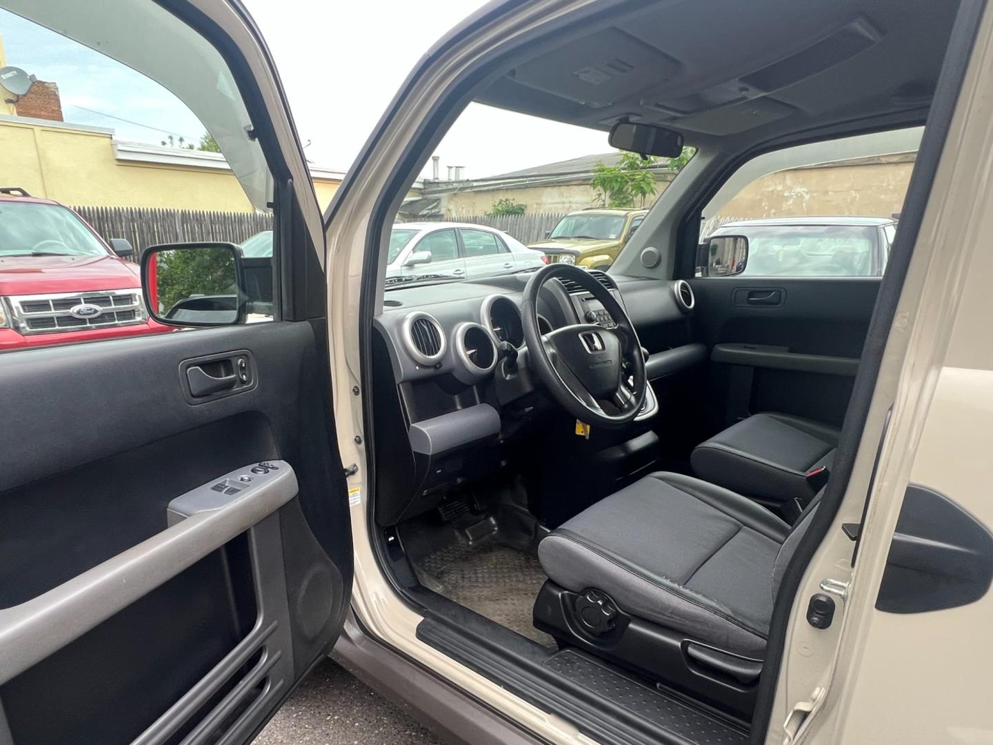 2005 Beige /Gray Honda Element EX 4WD 4-spd AT (5J6YH286X5L) with an 2.4L L4 DOHC 16V engine, 4 Speed Automatic Overdrive transmission, located at 1018 Brunswick Ave, Trenton, NJ, 08638, (609) 989-0900, 40.240086, -74.748085 - Wow, This Element is Super Clean and runs like new! An absolute must see and drive to appreciate this rare Honda!! - Photo#7